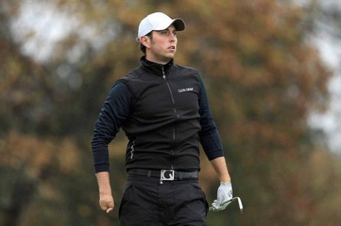 Chỉ có 2 ngón tay vẫn chơi golf chuyên nghiệp